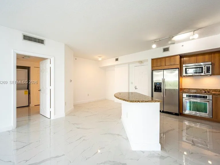 510 NW 84th Ave #520 — Photo 15