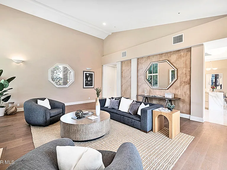 1687 Castlebridge Ct — Photo 21