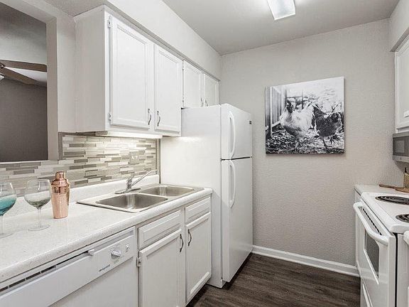 3rd image of 3000 Lincoya Bay Dr #3134