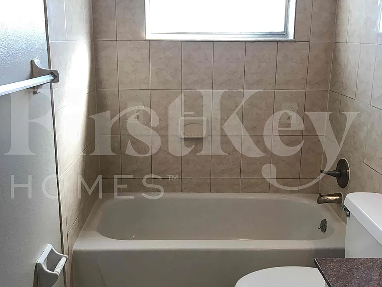 660 Flagler Dr — Photo 10