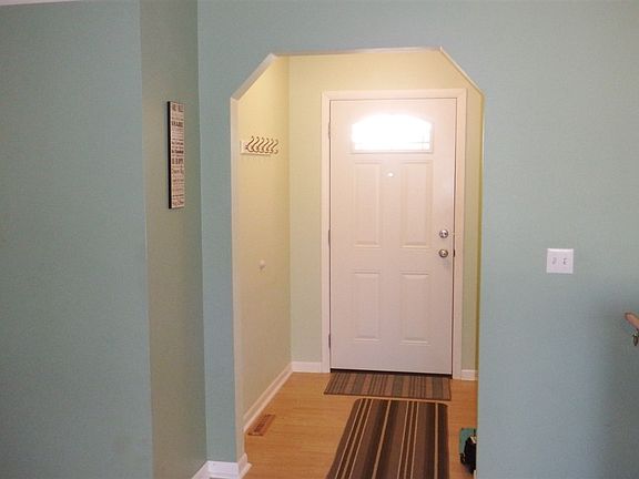 5th image of 5876 Gables Dr
