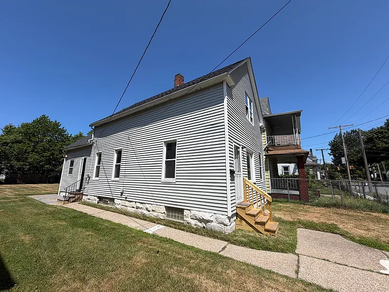 7009 Hecker Ave — Photo 24