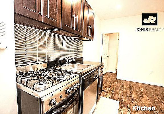 3rd image of 129 2nd Ave APT 17