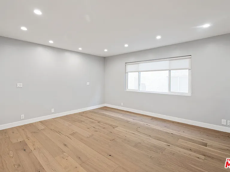 153 S Palm Dr #PENTHOUSE — Photo 29