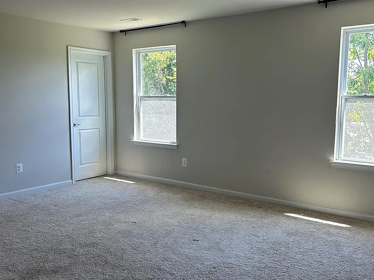 406 Freeman St — Photo 8