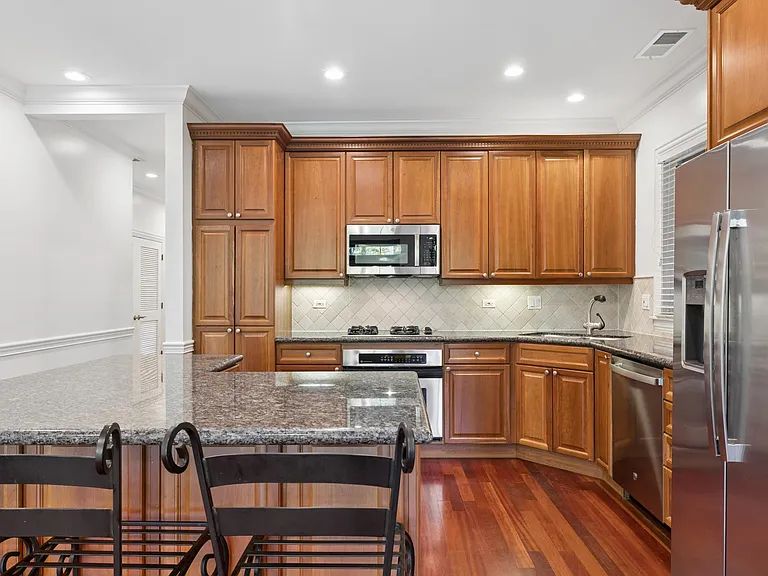 1951 N Halsted St #2 — Photo 8