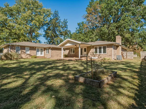 421 W County Street, Monett, MO 65708
