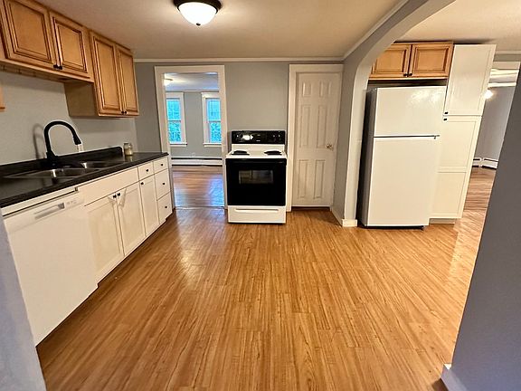3rd image of 120 School St #A