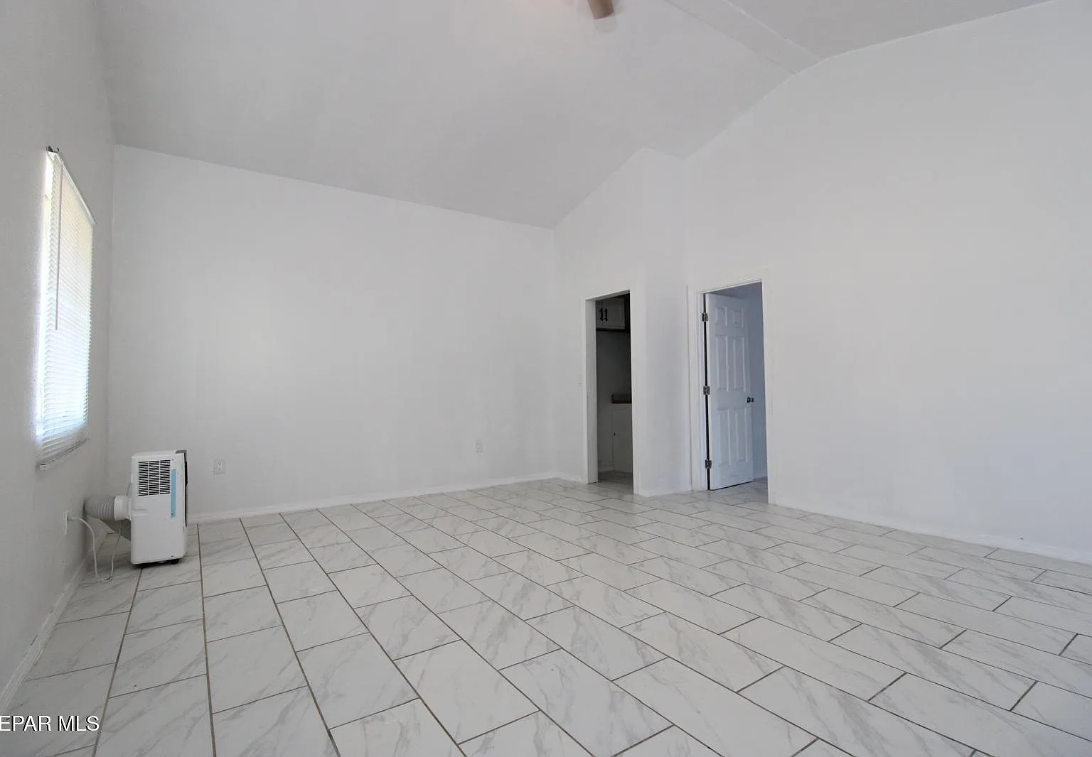 1 bed, 600 sqft, $700 — Photo 2