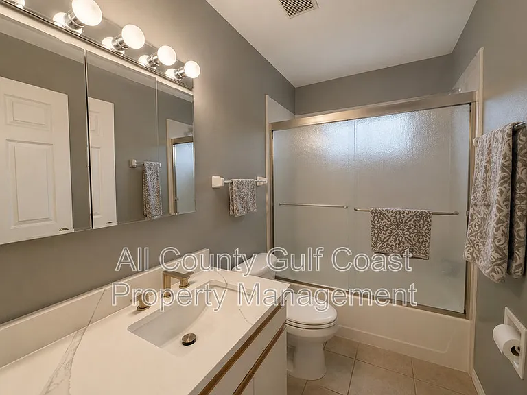 105 49th Ct E — Photo 8
