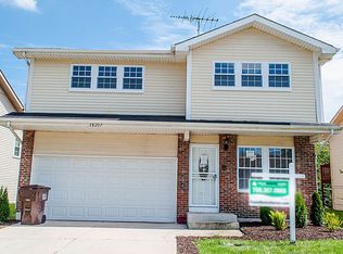 18207 Idlewild Dr, Country Club Hills, IL