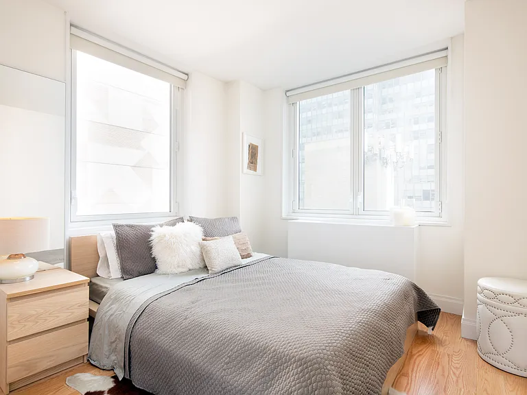 212 E 47th St #16C — Photo 6