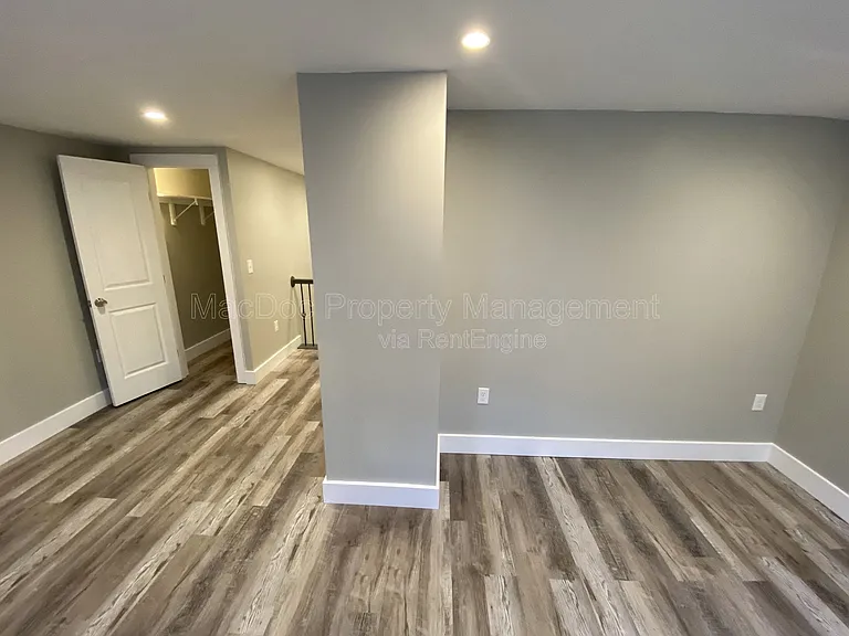 1115 Winchester St #C — Photo 15