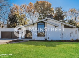 2475 Lawndale Ave, Columbus, OH 43207