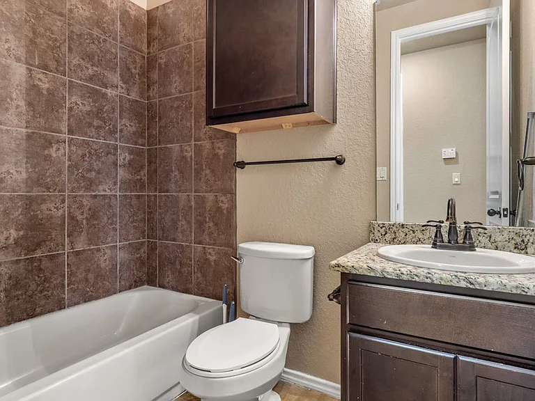 216 Stone Gate Dr — Photo 11