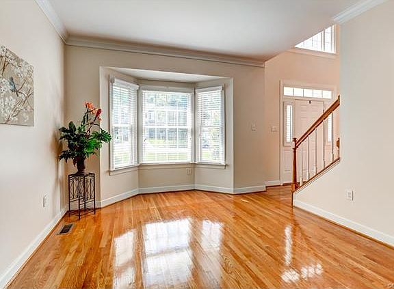 3rd image of 4320 Agnes Dr