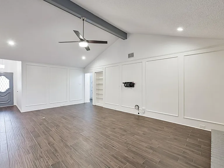 2306 Lovell Ct — Photo 8