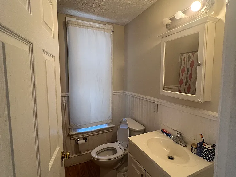 284 Lowell St #2 — Photo 4