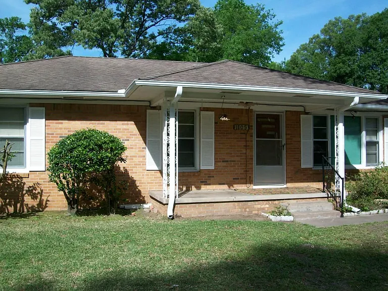 1105 Willow Springs Dr — Photo 4