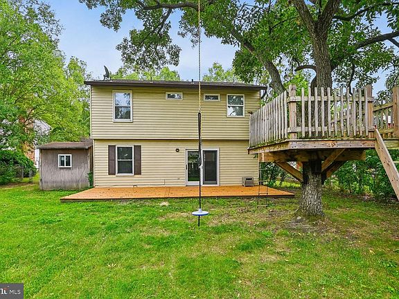 2nd image of 724 Stafford Hill Dr