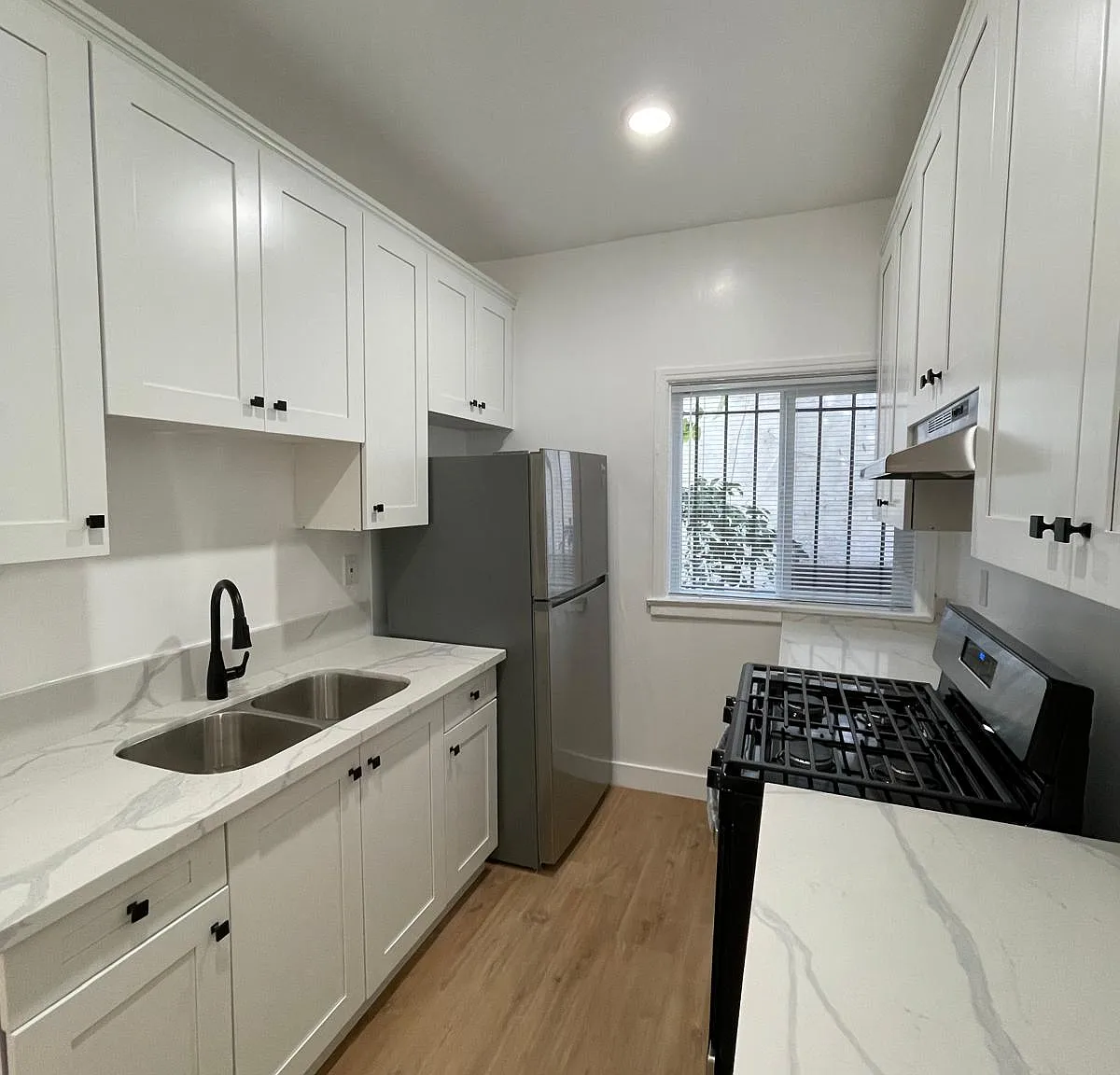 Studio, 400 sqft, $1,500 — Photo 1