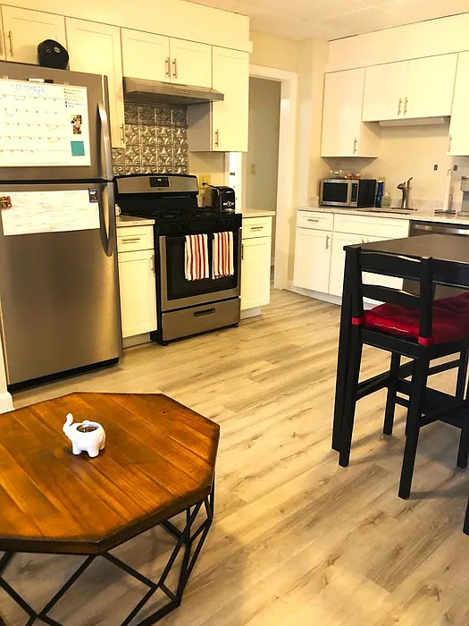 3 bed, 1.0 bath, $3,650 — Photo 2