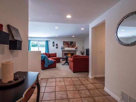 3rd image of 229 Castilian Ave