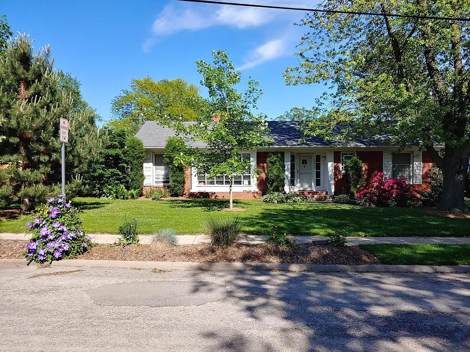 250 Magowan Ave