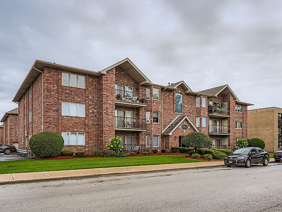 3rd image of 6211 W 94th St APT 3SW