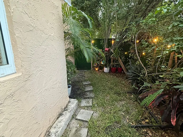 4210 NW 79th Ave #1E — Photo 9