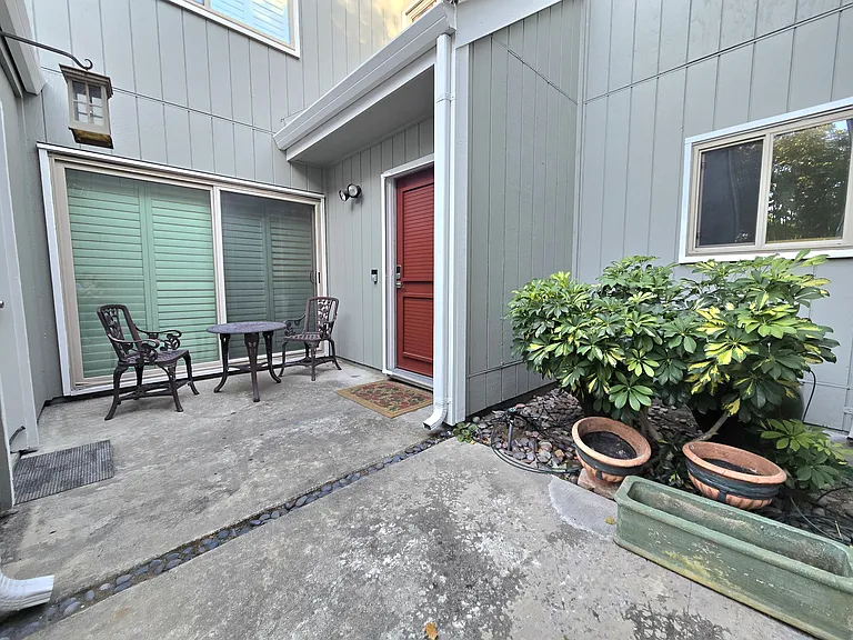 7542 Rosedale Ct — Photo 3