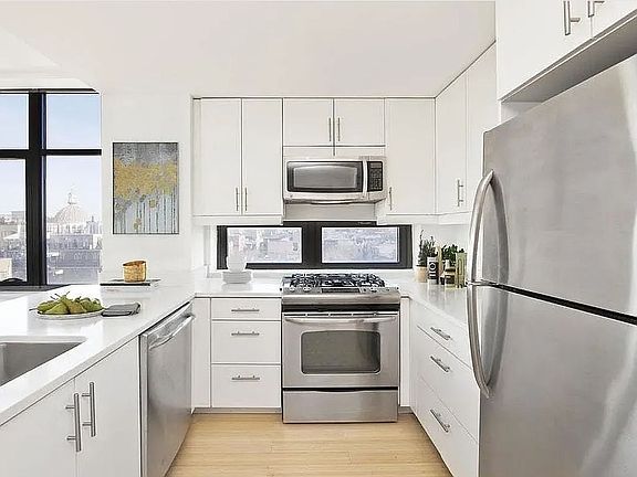 3rd image of 424 Bedford Ave APT 9D