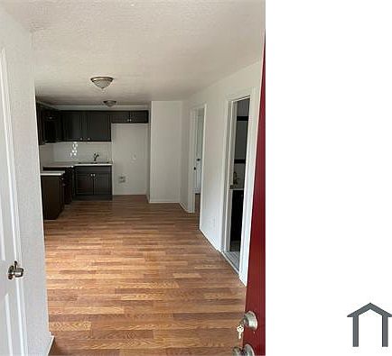 2nd image of 2550 Orange St #1