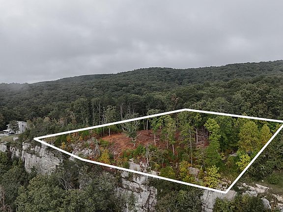 5th image of 696 Windridge Dr