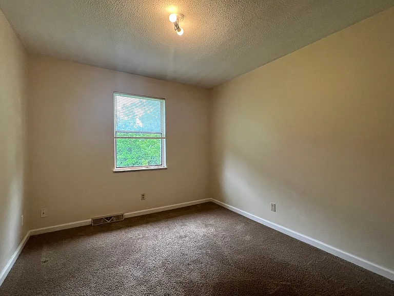 724 Clinkscales Rd — Photo 11