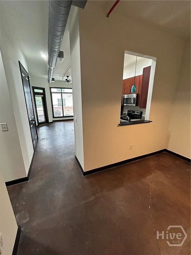1 bed, 1.0 bath, 852 sqft, $1,375 — Photo 4