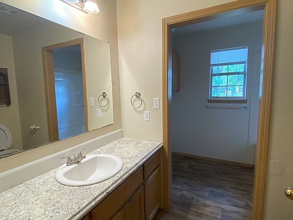 3rd image of 302-316 Dawson St #304