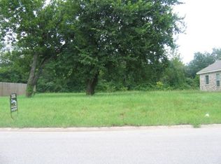 1101 Oxford Dr, Gainesville, TX 76240