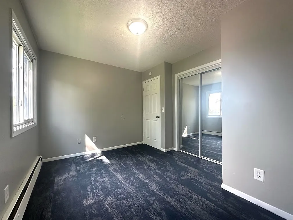 3753 Girard Ave N — Photo 3