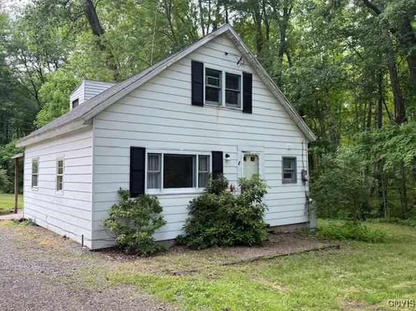 1086 Sweatman Ave, Oneida, NY 13421