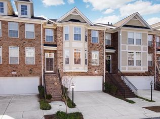 7822 Springs Village Ln, Charlotte, NC 28226