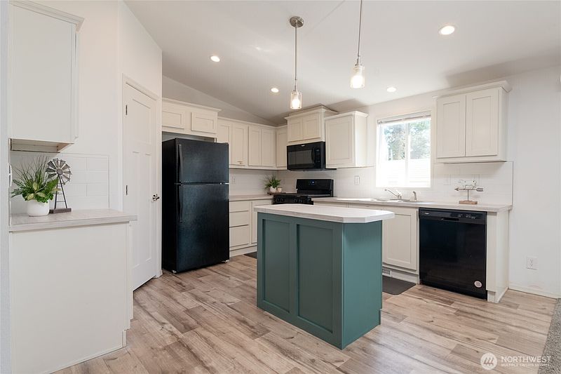 5th image of 23708 Locust Way #64