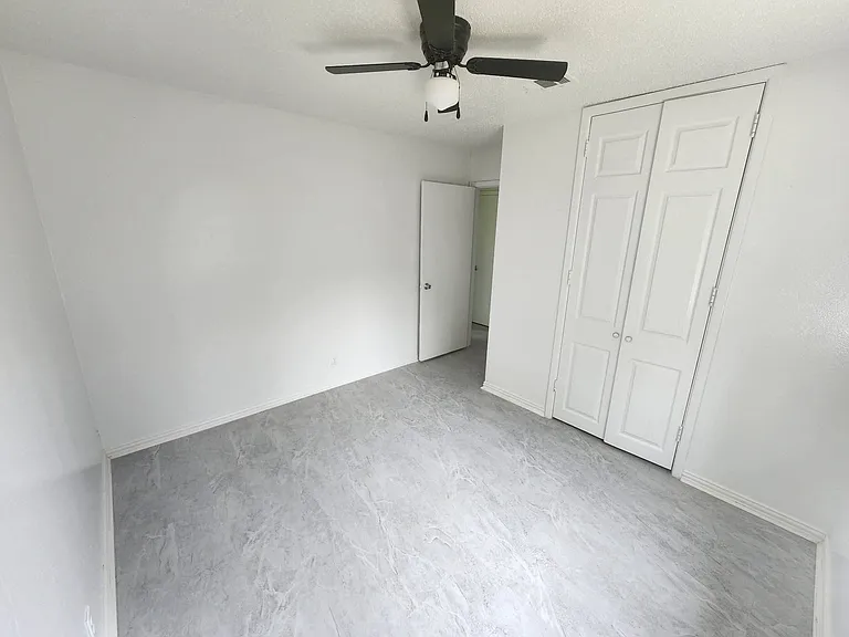 617 SW 16th St — Photo 8