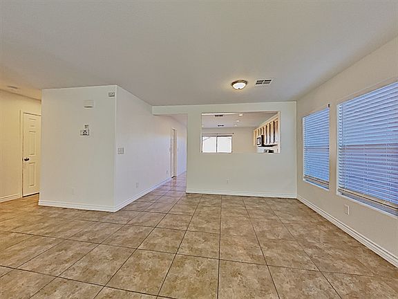4th image of 196 Kings Canyon Ct