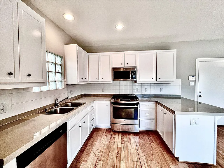 3731 Main Poplar Dr — Photo 9