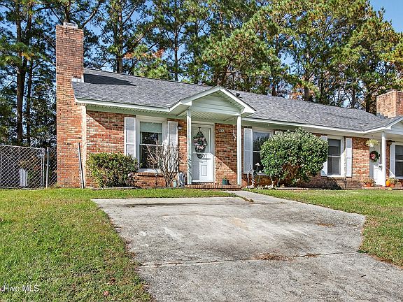2nd image of 117 Windsor Court
