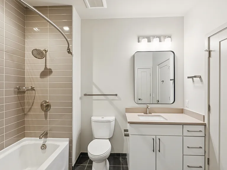 Park Morton Apartments — Photo 10