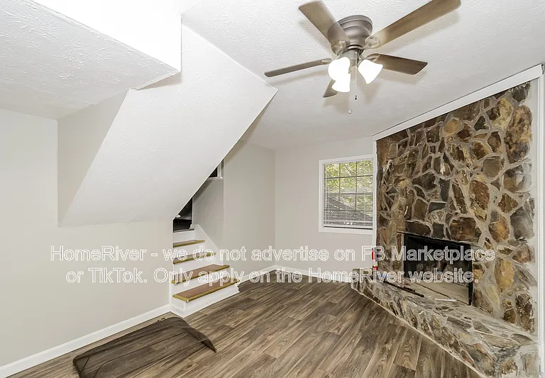 191 Aaron Ct — Photo 3