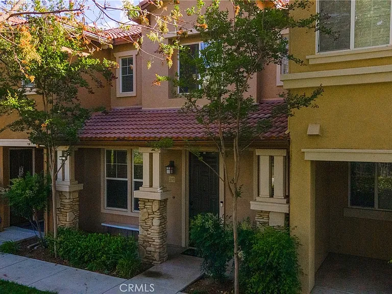30505 Canyon Hills Dr — Photo 35