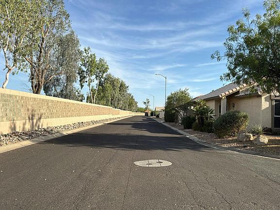 5th image of 19310 N 115th Dr